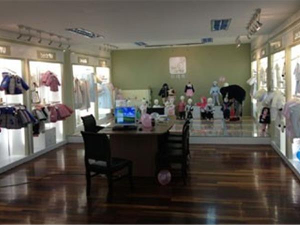 贝得兔婴童装店铺展示