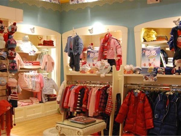 爱儿赫玛时尚童装店铺展示
