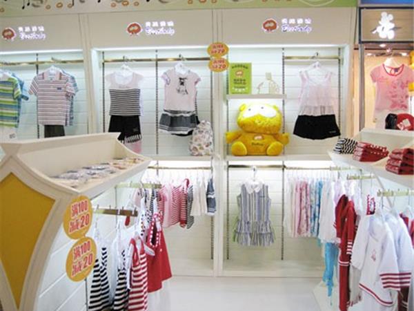 贝丝堡迪时尚童装店铺展示