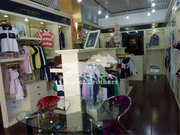 查理兄弟时尚童装店铺展示