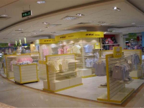 健婴坊婴童装店铺展示