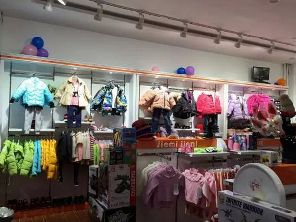 杰米杰妮婴童装店铺展示
