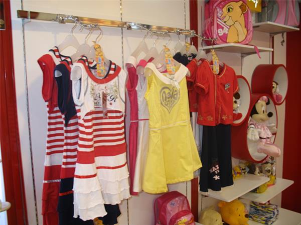 狮子王青少年装店铺展示