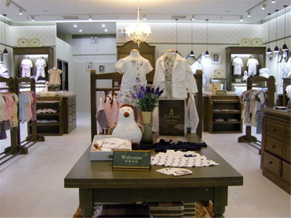 路易迪高时尚童装店铺展示