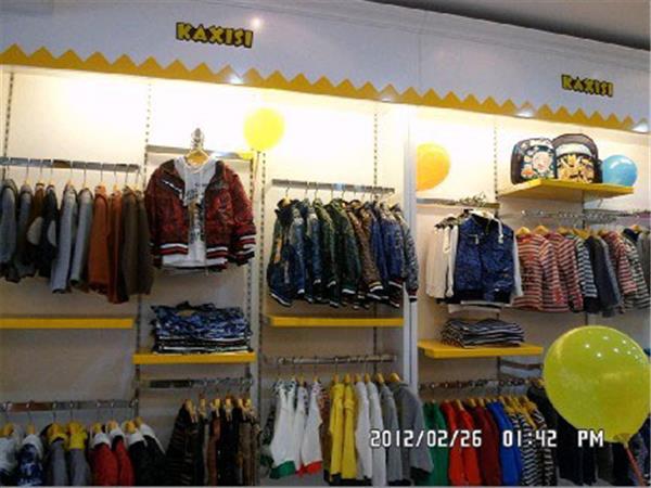 卡西思婴童装店铺展示
