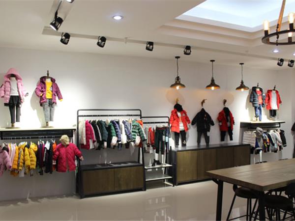 玛宝乐婴童装店铺展示