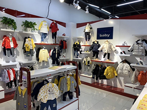 小鲨诺拉时尚童装店铺展示