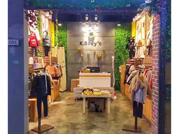 K.Body°C时尚童装店铺展示
