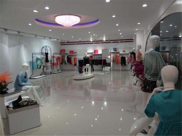 安宝儿婴童装店铺展示