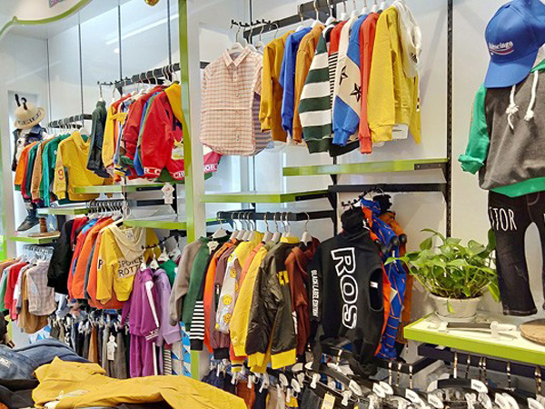 奇妙城堡青少年装店铺展示