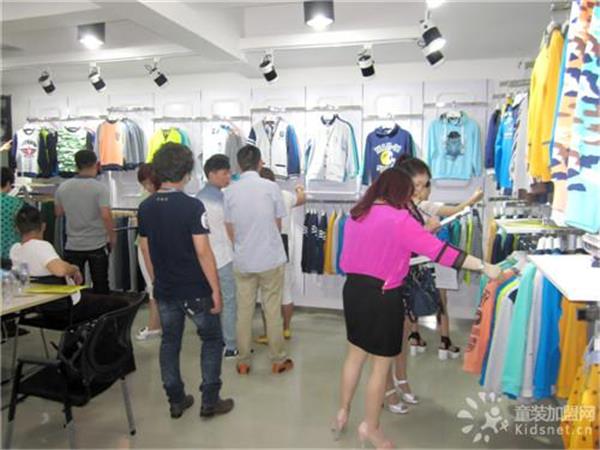 动力宝青少年装店铺展示