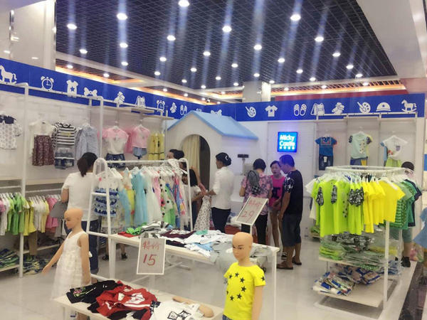 米奇城堡时尚童装店铺展示