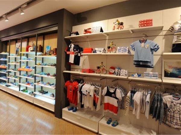 ABC KIDS时尚童装店铺展示
