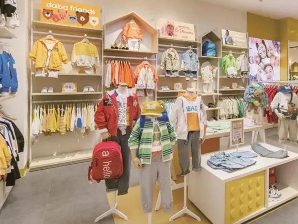 达巴青少年装店铺展示