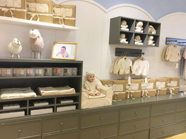 尚芭蒂婴童装店铺展示