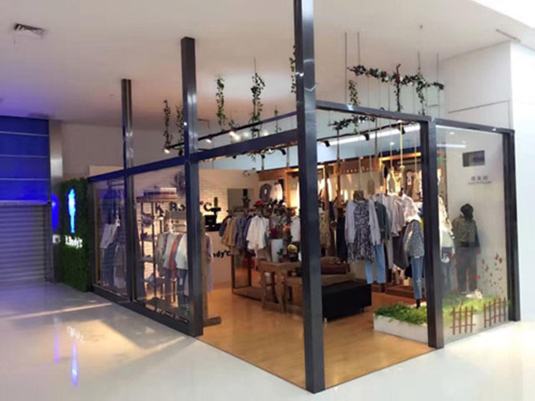 K.Body°C时尚童装店铺展示