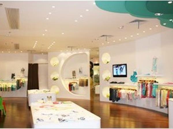 Leap时尚童装店铺展示