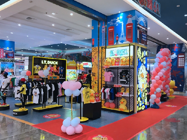 LT DUCK时尚童装店铺展示