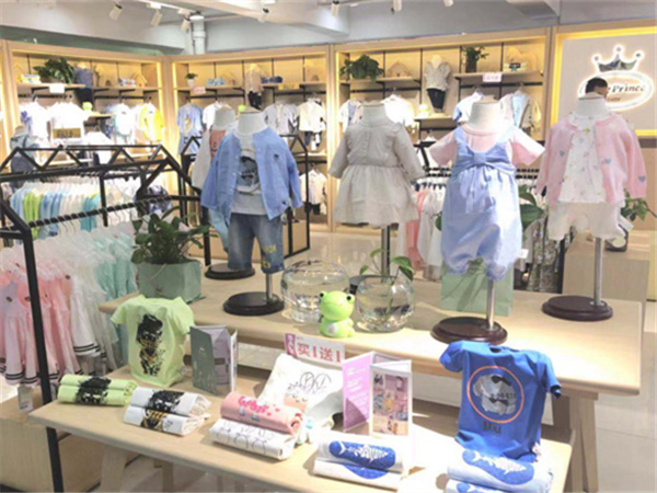 可拉·比特婴童装店铺展示
