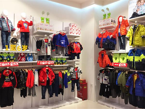 青蛙皇子时尚童装店铺展示