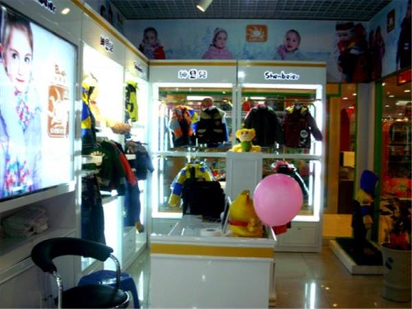 绅贝儿婴童装店铺展示
