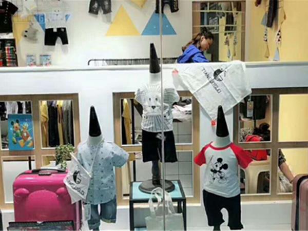 田果果青少年装店铺展示
