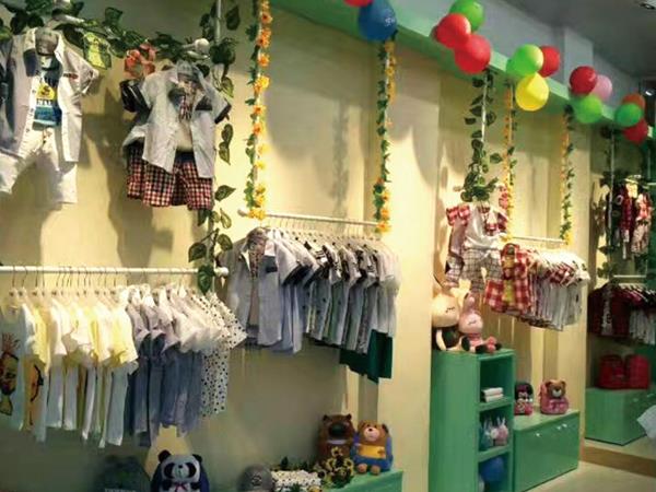 哈儿堡青少年装店铺展示