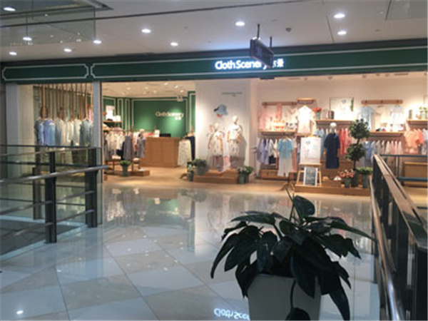 布景青少年装店铺展示