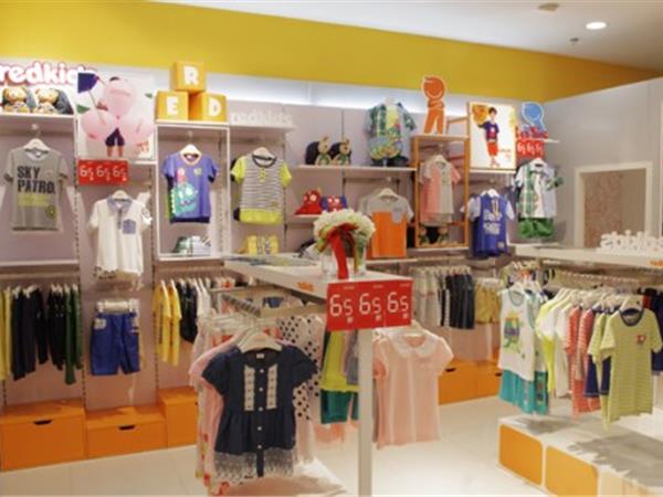 redkids时尚童装店铺展示