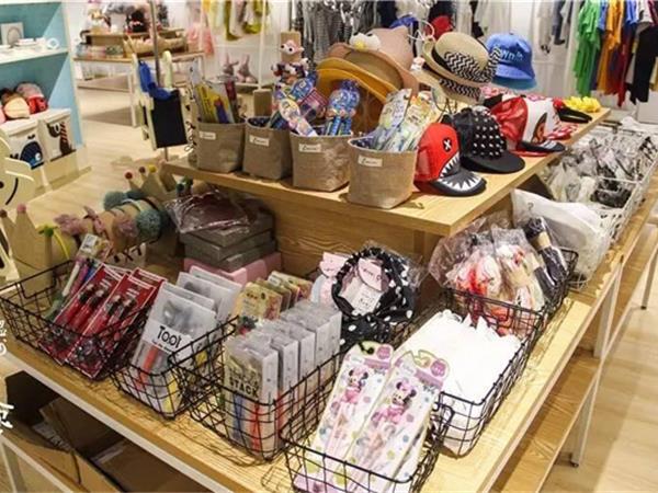 大茜小点青少年装店铺展示