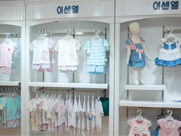 伊善儿婴童装店铺展示