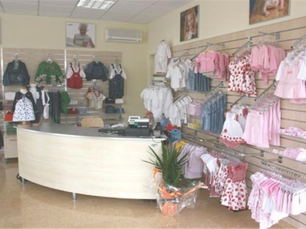 绅贝儿婴童装店铺展示