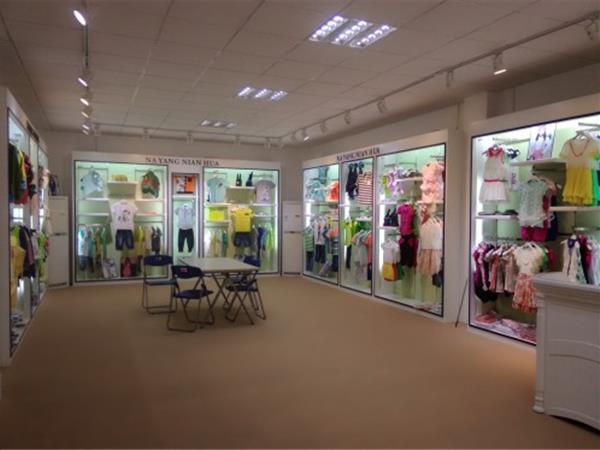 娜样年华时尚童装店铺展示