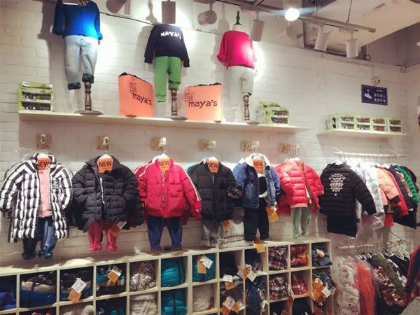 maya's时尚童装店铺展示