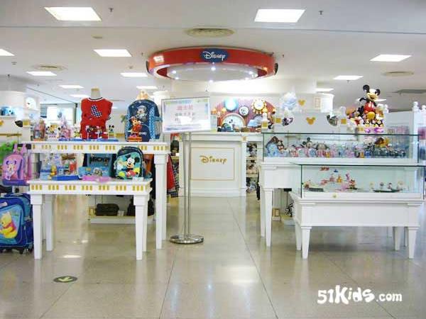 Toonsland时尚童装店铺展示