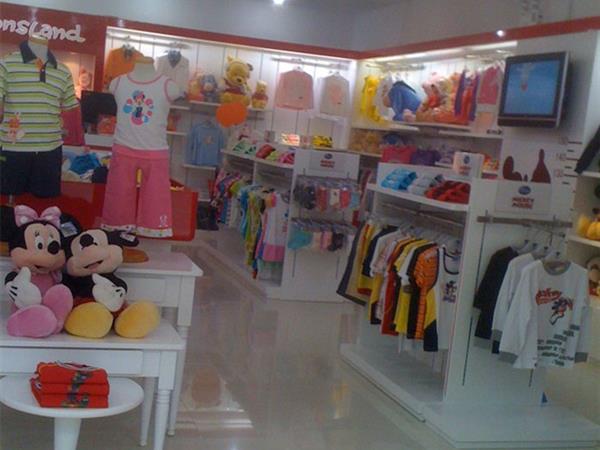 Toonsland时尚童装店铺展示