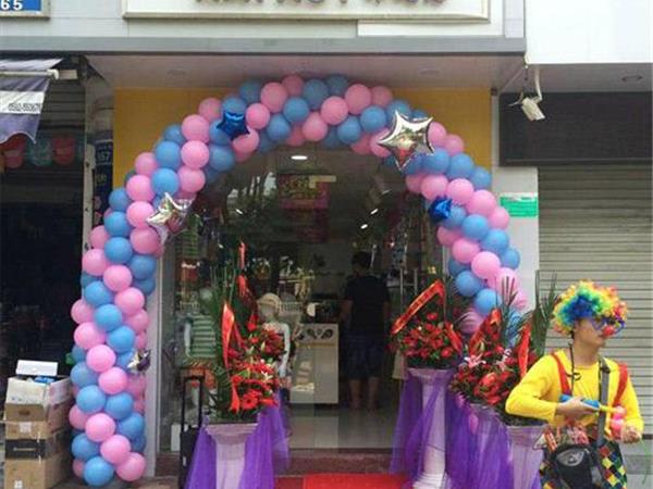 咔酷德青少年装店铺展示