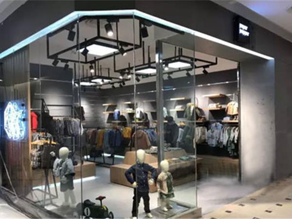 纸胡椒青少年装店铺展示