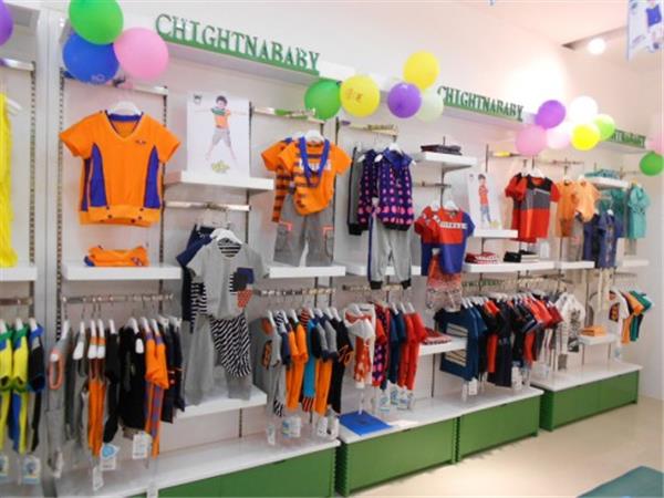 中阁娃娃青少年装店铺展示