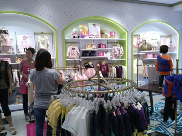力果青少年装店铺展示