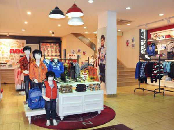 ABC时尚童装店铺展示