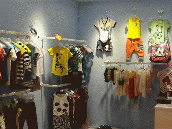 咔叭熊青少年装店铺展示