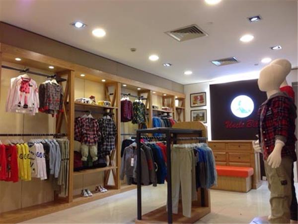 比尔叔叔时尚童装店铺展示