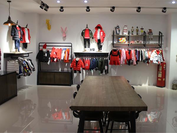 玛宝乐婴童装店铺展示