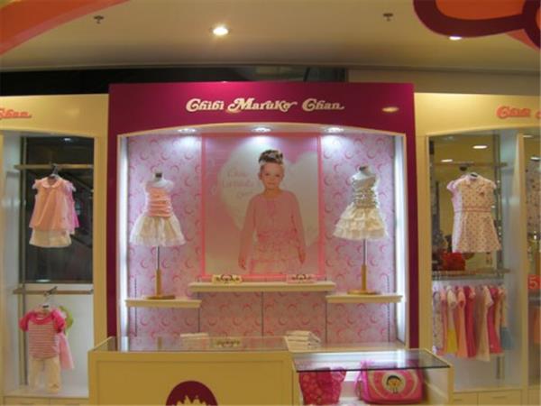 樱桃小丸子时尚童装店铺展示