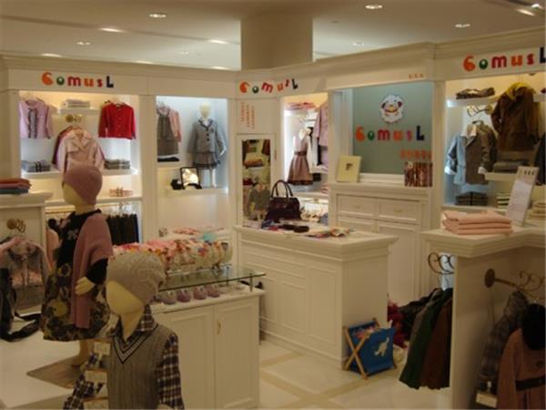 哥曼诗婴童装店铺展示