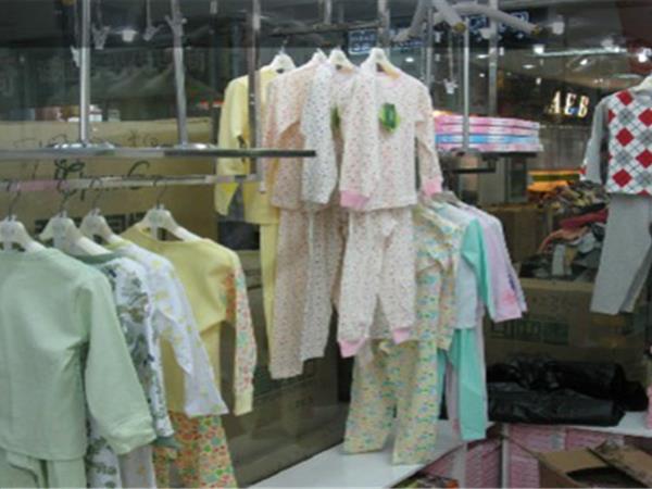 童园坊婴童装店铺展示