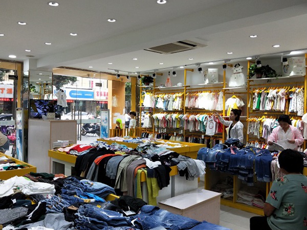 淘猫城堡时尚童装店铺展示