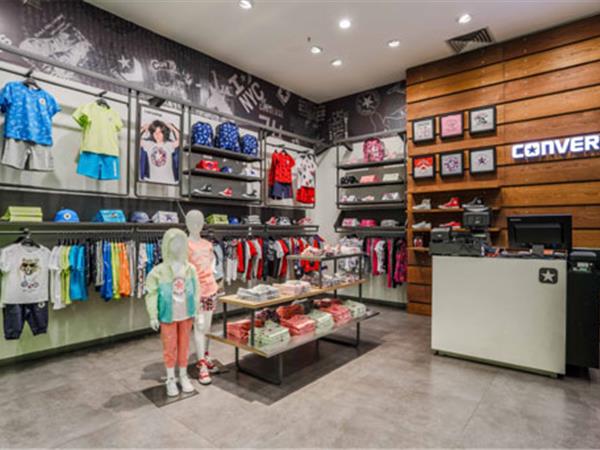 converse（匡威）青少年装店铺展示