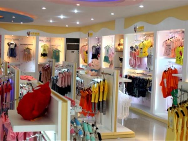 e童依派青少年装店铺展示